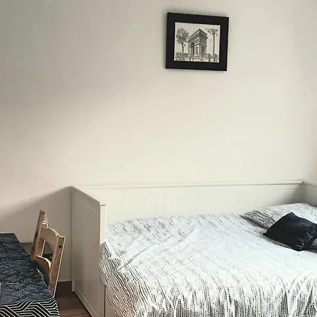 A Versailles, 2 A 4 Pers, Avec Parking Appartement