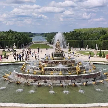 A Versailles, 2 A 4 Pers, Avec Parking Apartment *
