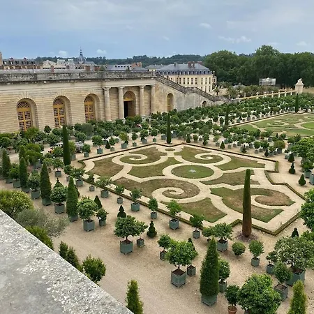 A Versailles, 2 A 4 Pers, Avec Parking Appartement Versailles